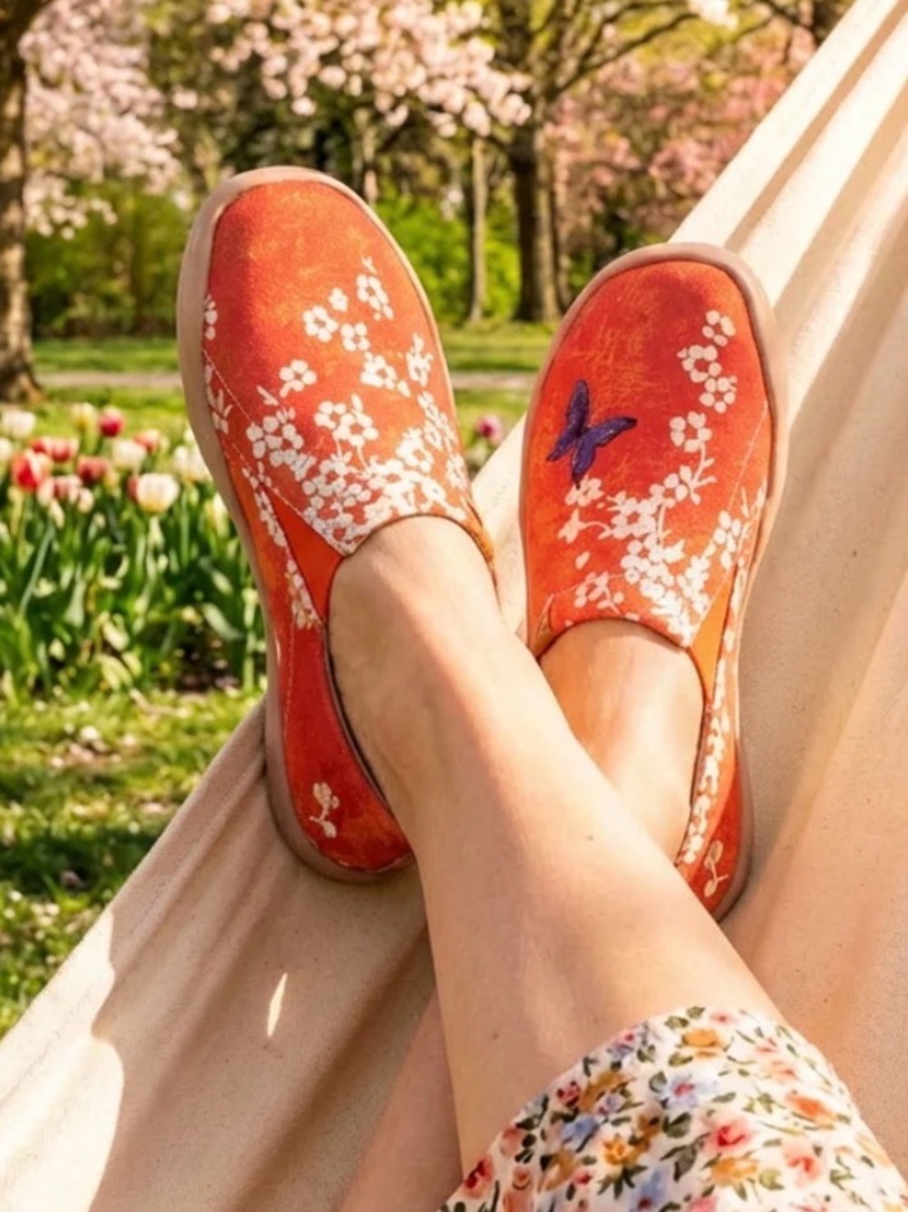 NWT UIN Toledo Shoes Slip-On Floral Canvas